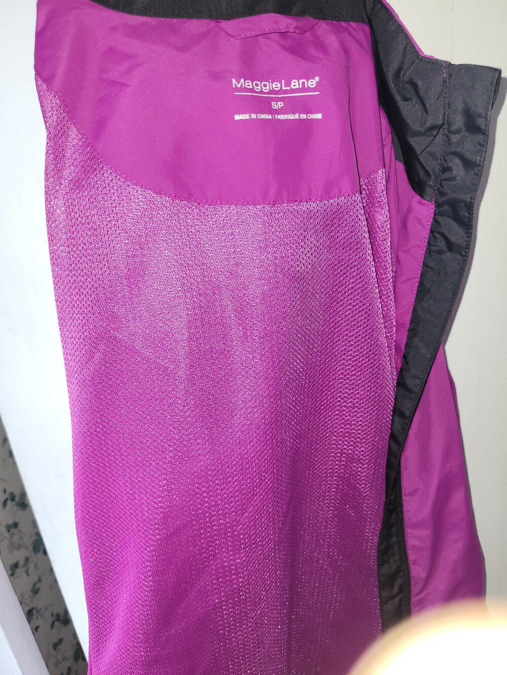 Women’s Magenta and Black Lightweight Jacket - Picture 4 of 4